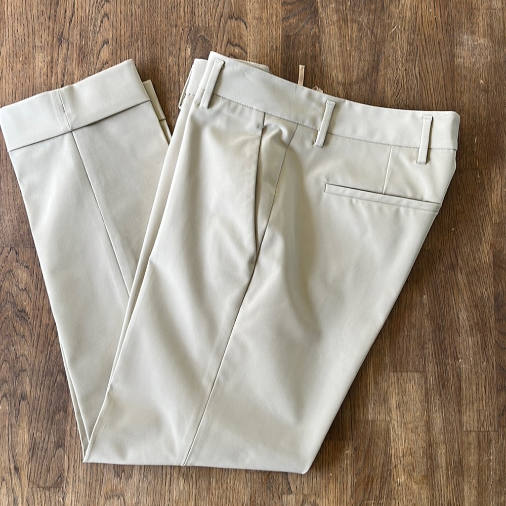 Gorgeous looks like new, wore twice PRADA cream stretch pants